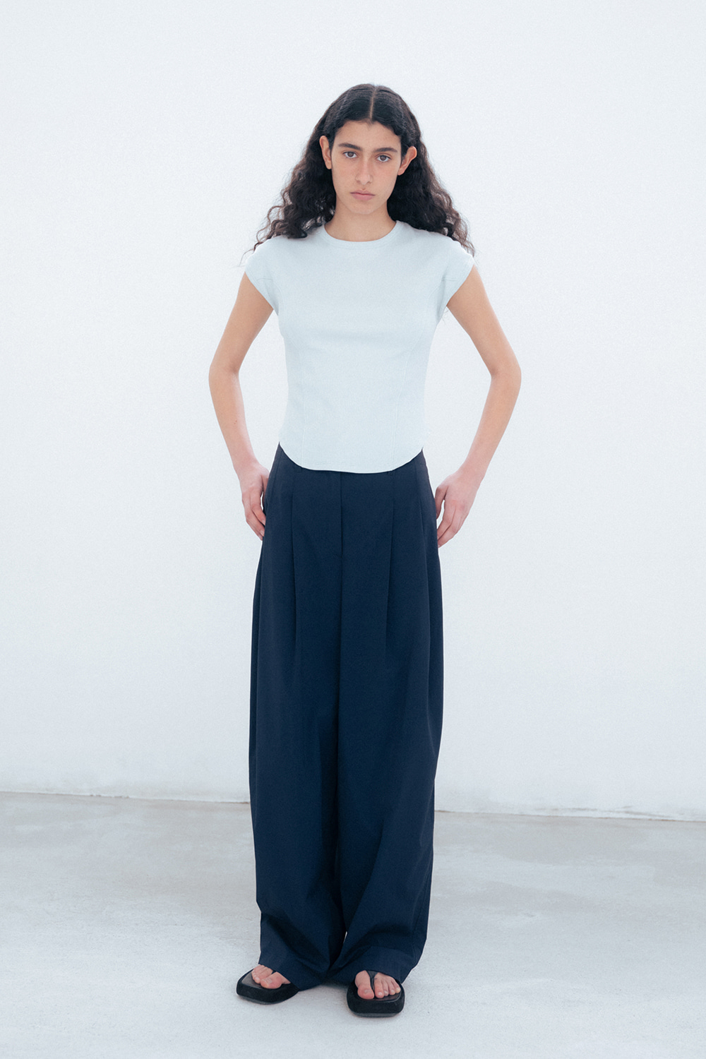 Tuck Detailed Wide Pants_Navy